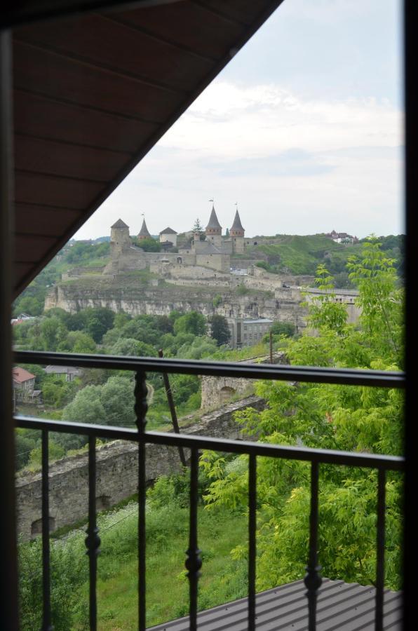 Джерело Kamianets-Podilskyi Exterior foto