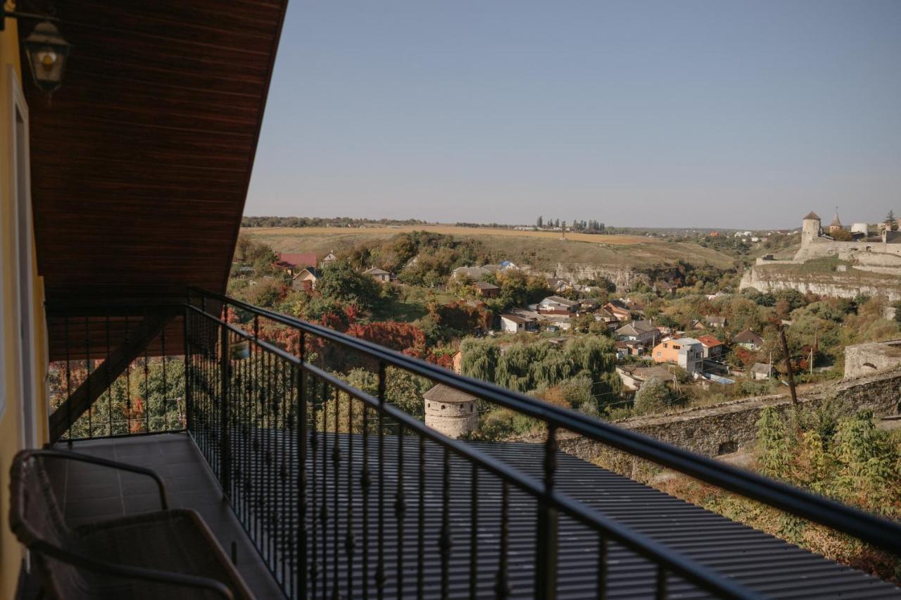 Джерело Kamianets-Podilskyi Exterior foto
