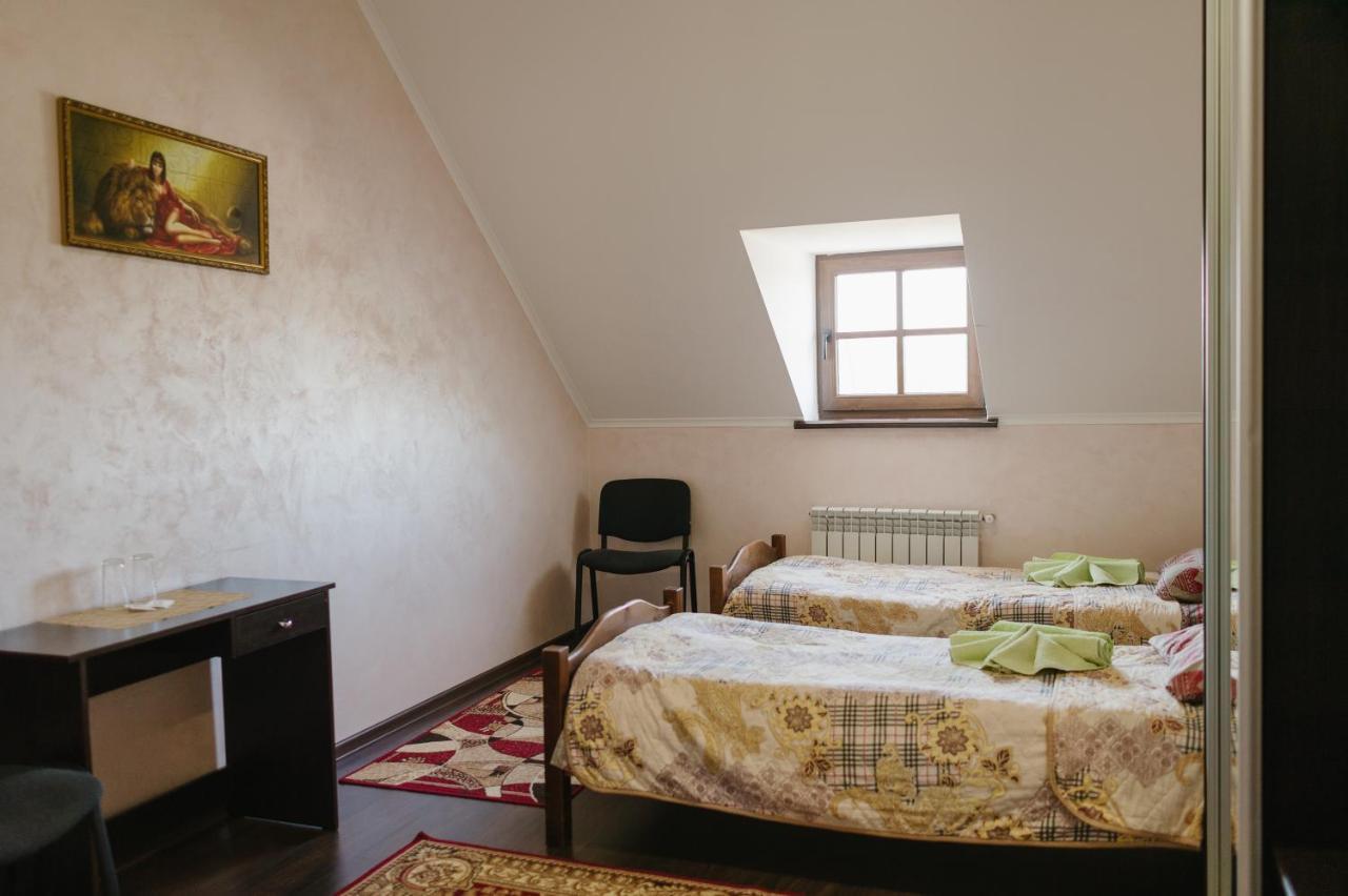Джерело Kamianets-Podilskyi Exterior foto