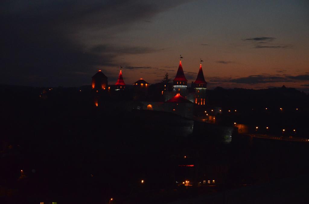 Джерело Kamianets-Podilskyi Exterior foto